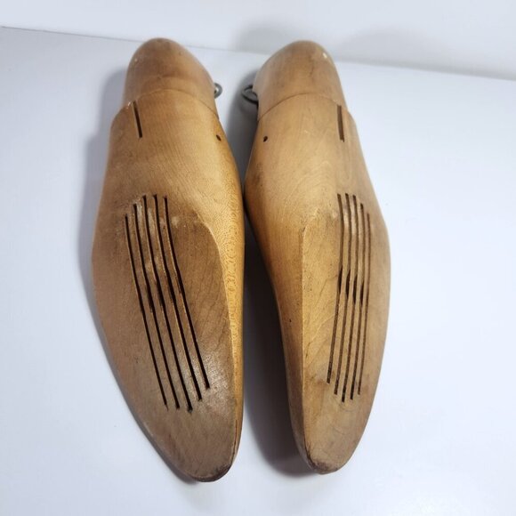 Vintage Shoe Trees Stretchers Mens 10M Classic Maple Construction Hanging Loops - Picture 10 of 13
